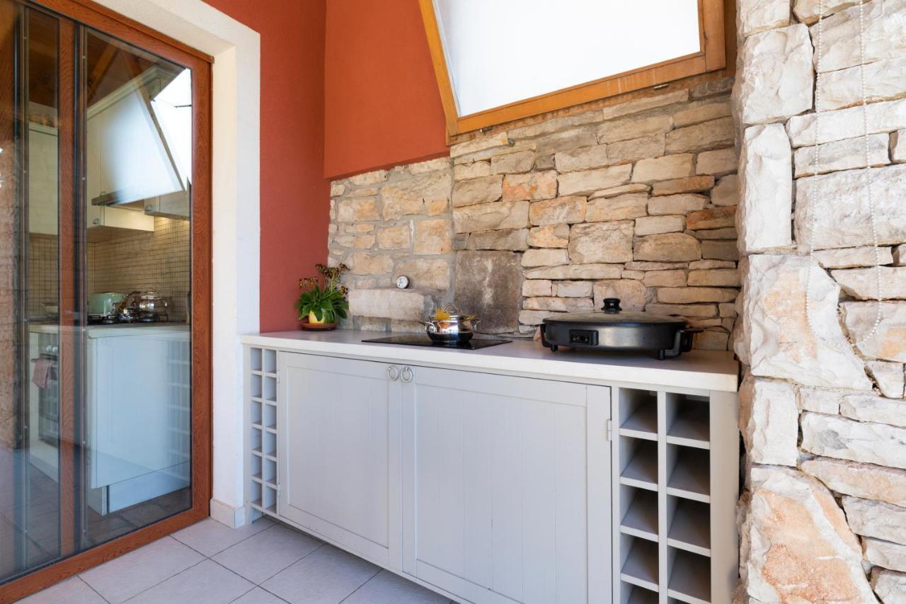 Poiai Stonehouse With Jacuzzi Villa Peroj Eksteriør billede